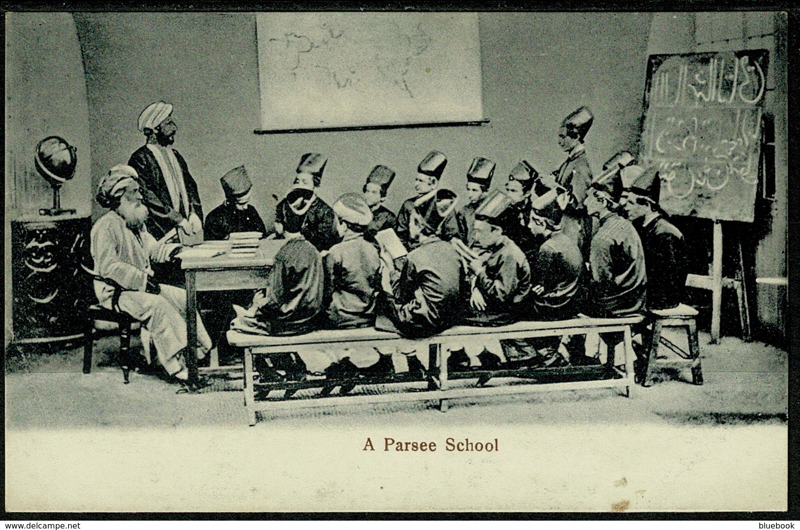 Ref 1248 - Early Ethnic Postcard - A Parsee School - India Pakistan - India