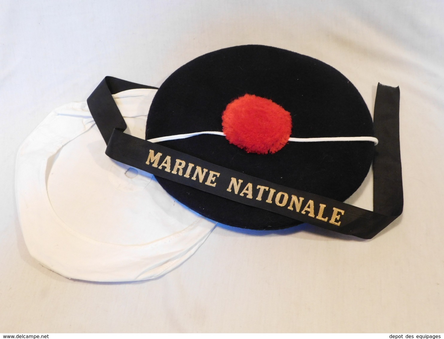 RARE BACHI MARINE NATIONALE - TOULON 1956 - Cascos