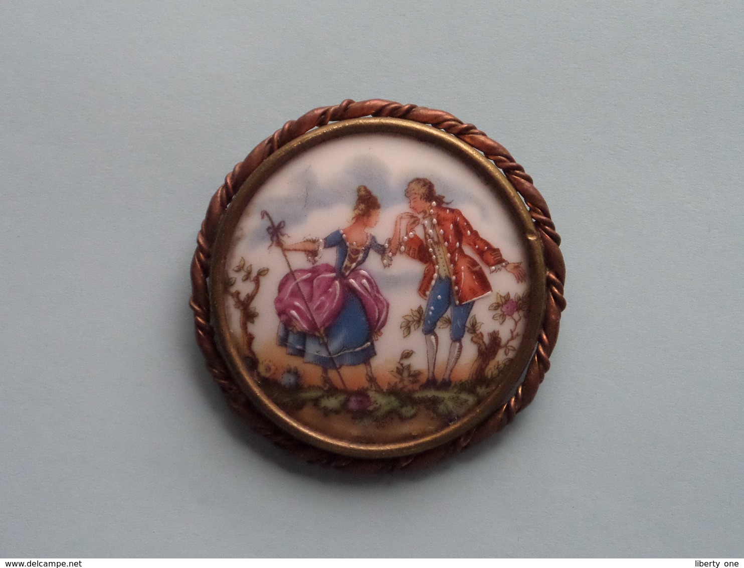 BROCHE ( Medaillon ) BROOCH : Porcelaine LIMOGES France ( Voir Photo Svp / A Identifié ) 53 Mm.! - Limoges (FRA)