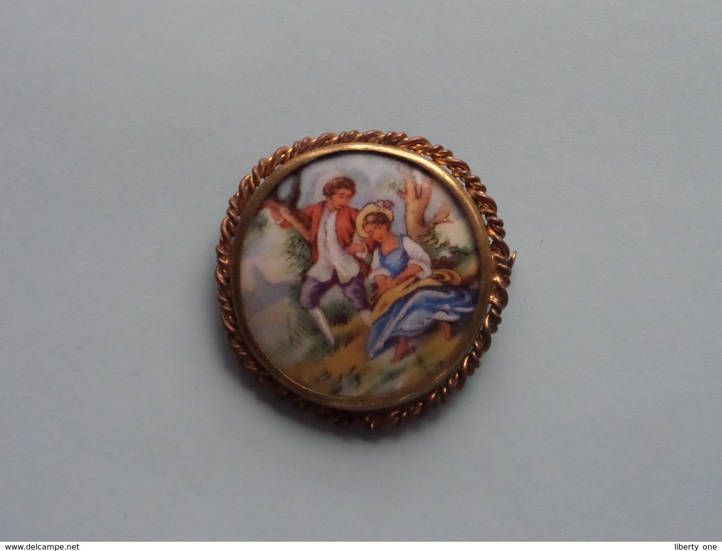 BROCHE ( Medaillon ) BROOCH : Porcelaine LIMOGES France ( Voir Photo Svp / A Identifié ) +/- 42 Mm.! - Limoges (FRA)