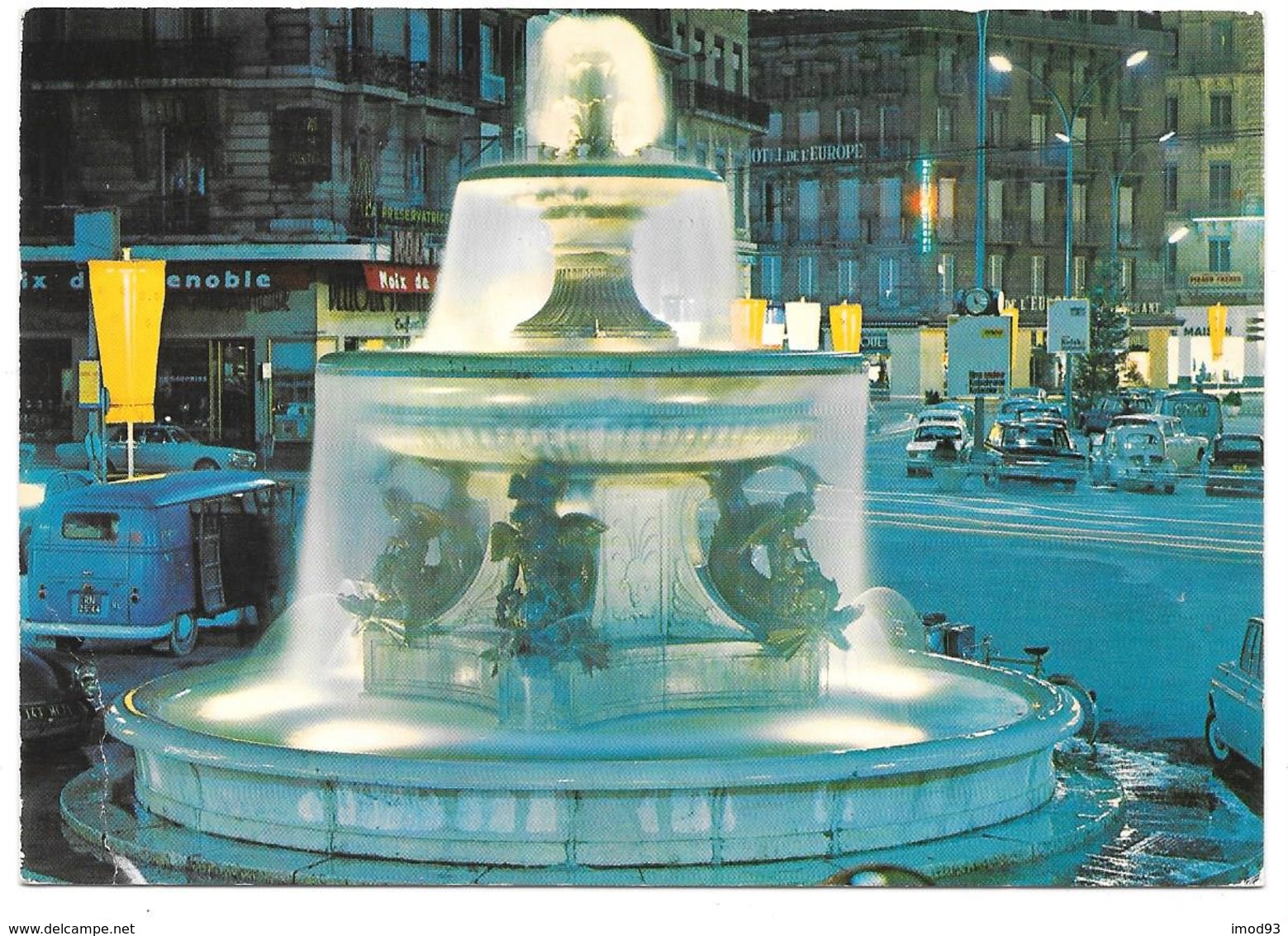 38 - GRENOBLE - Place Grenette - Ed. André N° 38 AB 11 - 1988 - Grenoble