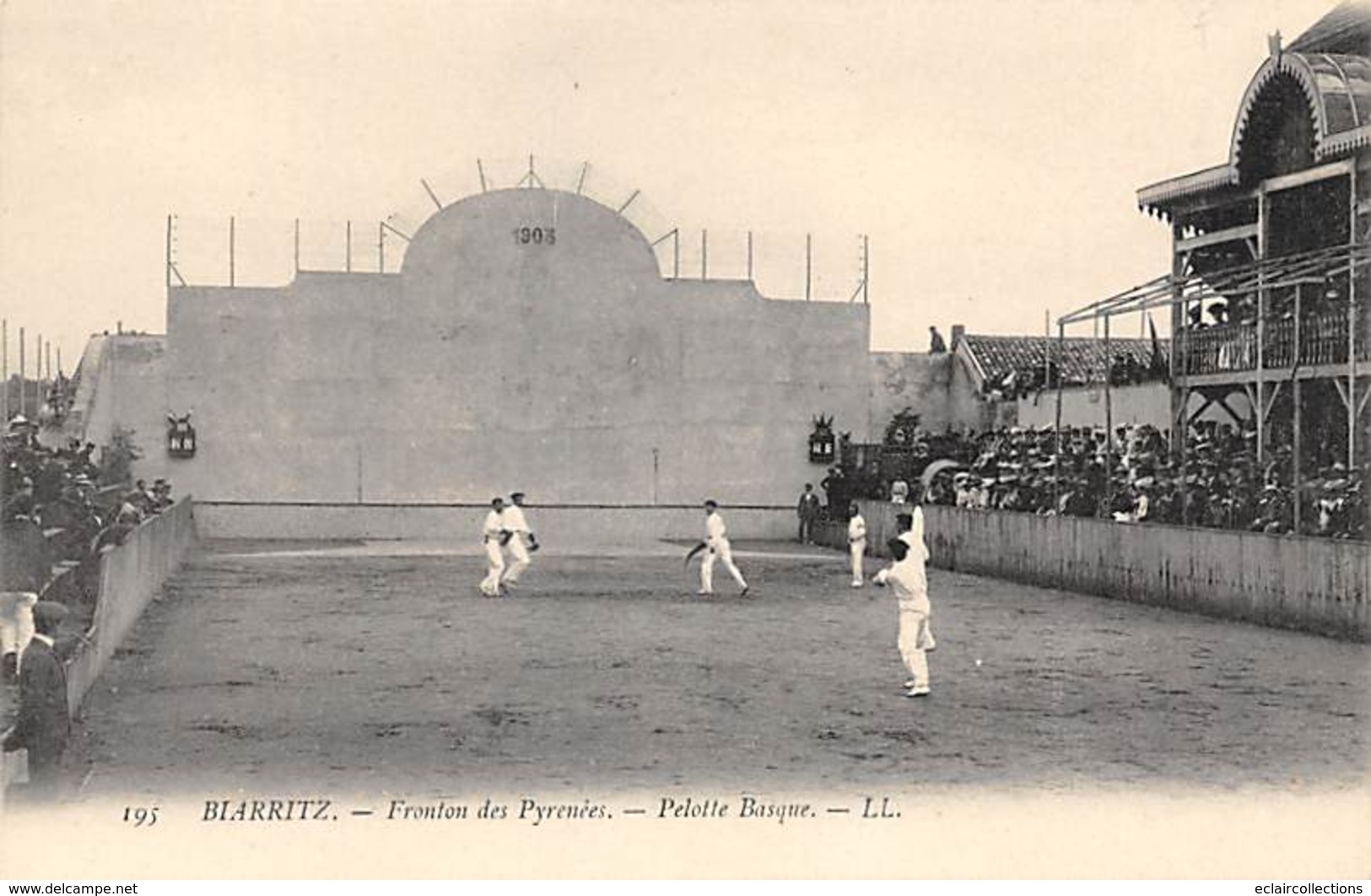 Biarritz    64      Fronton Des Pyrénées  Pelote  Basque    (voir Scan) - Biarritz