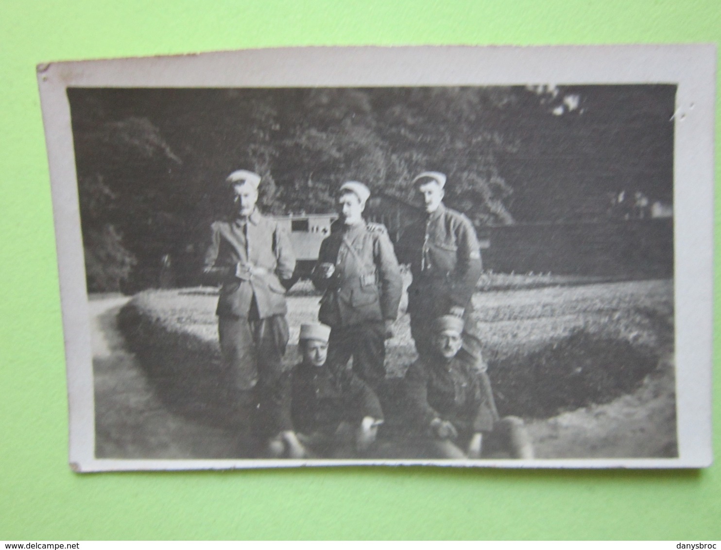 3 Soldats, Militaires Debout - CPA Carte Photo - Guerre, Militaire