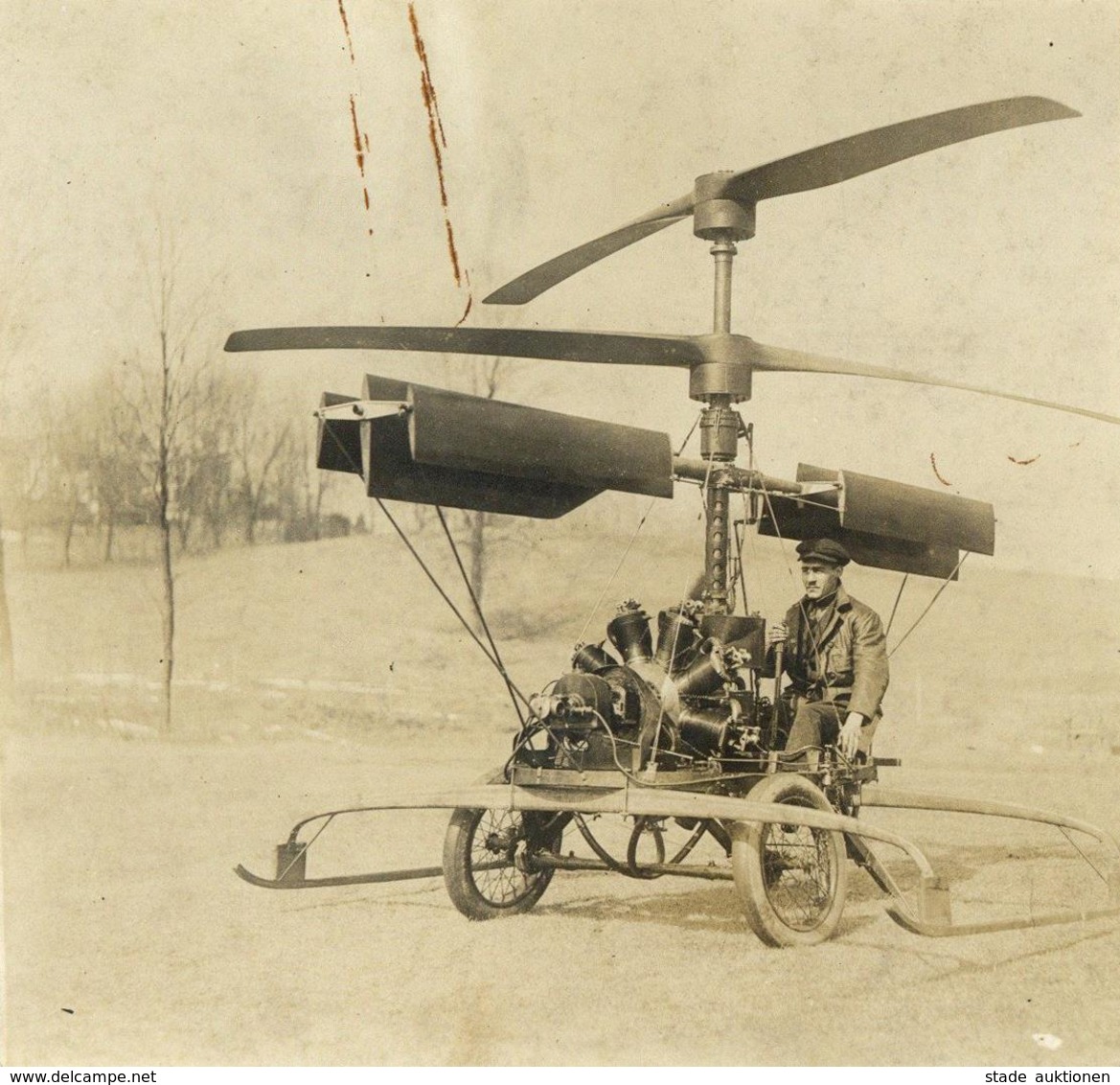 LUFTFAHRTPIONIER Henry Adler BERLINER - Foto (9,4x9,1cm) Rücks. Beschriftet (viel Text) HUBSCHRAUBER-PIONIER (Erforschun - Sonstige & Ohne Zuordnung