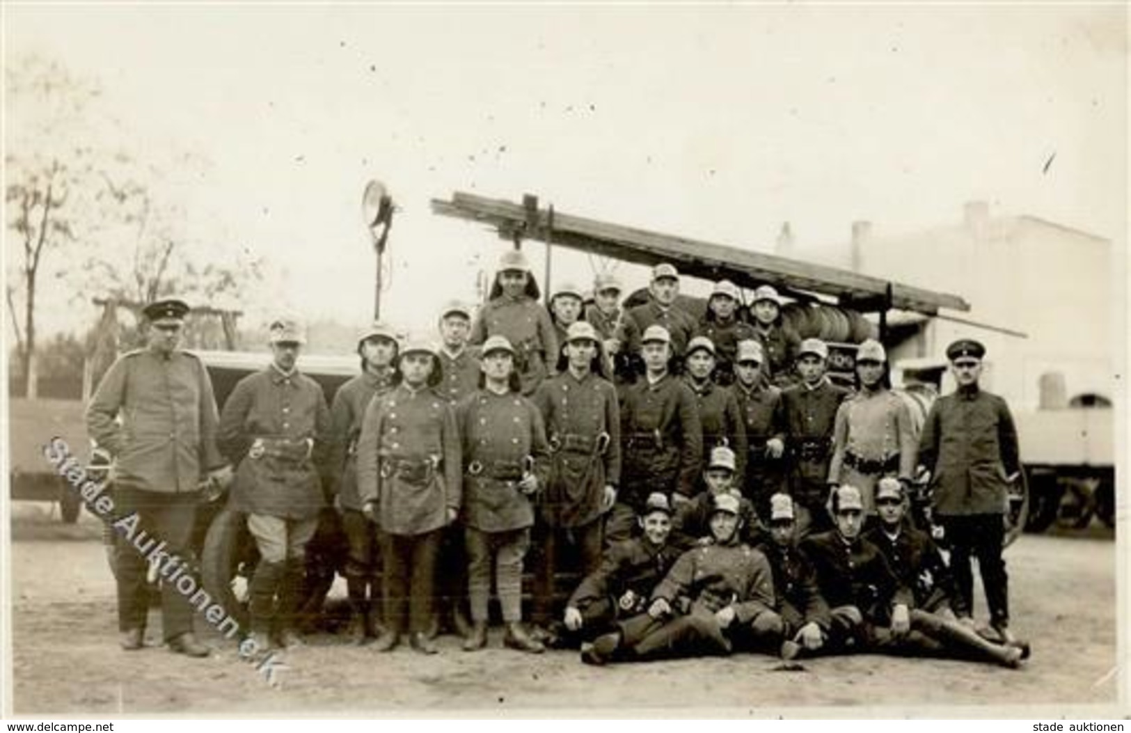 Berlin (1000) Feuerwehr  II (Stauchung) Pompiers - Cameroon