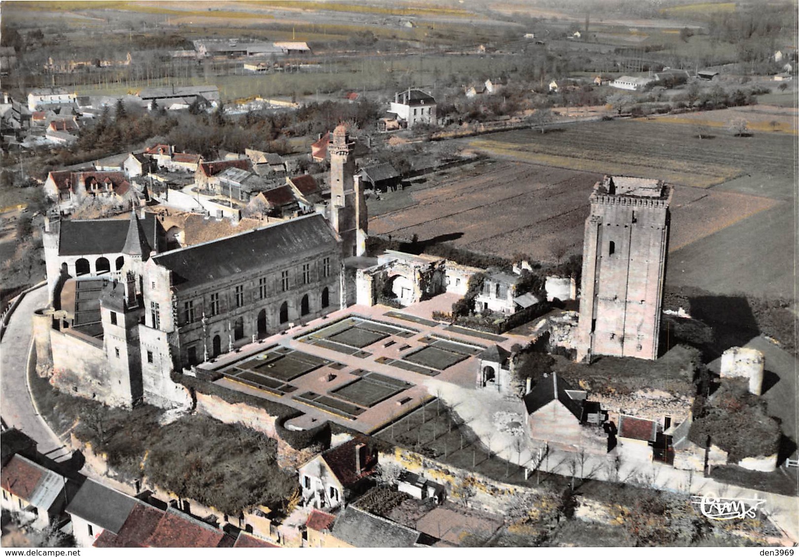 Le Grand-Pressigny - L'Ancien Château, Musée Préhistorique - Le Donjon Et La Tour Vironne - Le Grand-Pressigny