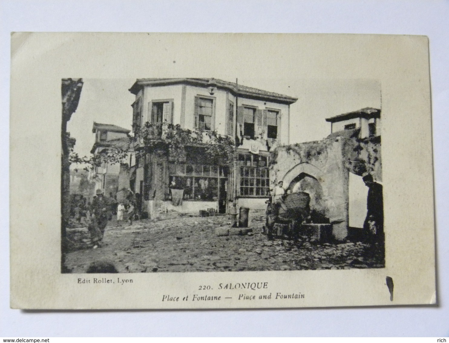 CPA GRECE - Salonique - Place Et Fontaine - Griechenland