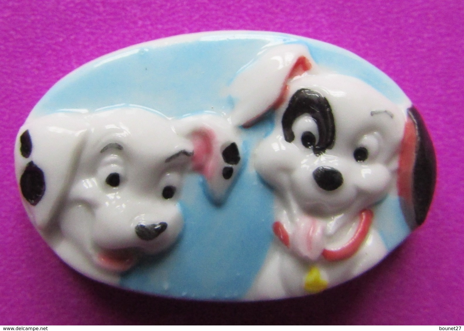 Feve Plate DISNEY Brillante " LES 101 Ou 102 DALMATIENS " - Disney