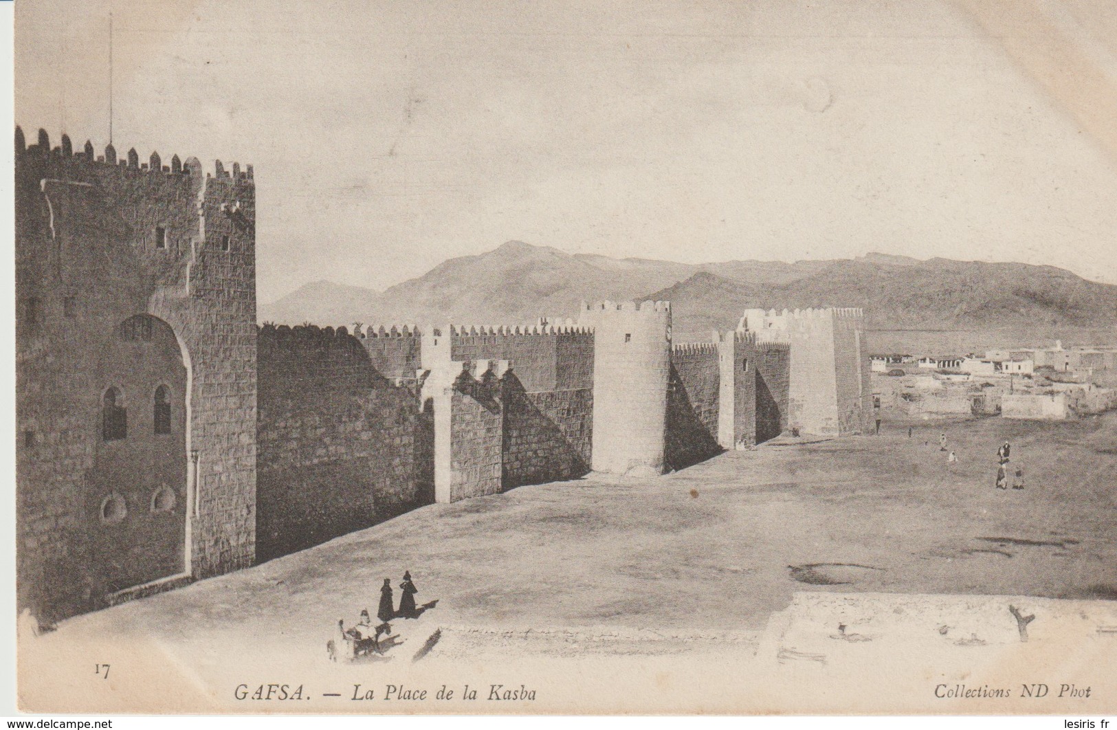 C. P. A. - GAFSA - LA PLACE DE LA KASBA - N. D. - 17 - Túnez