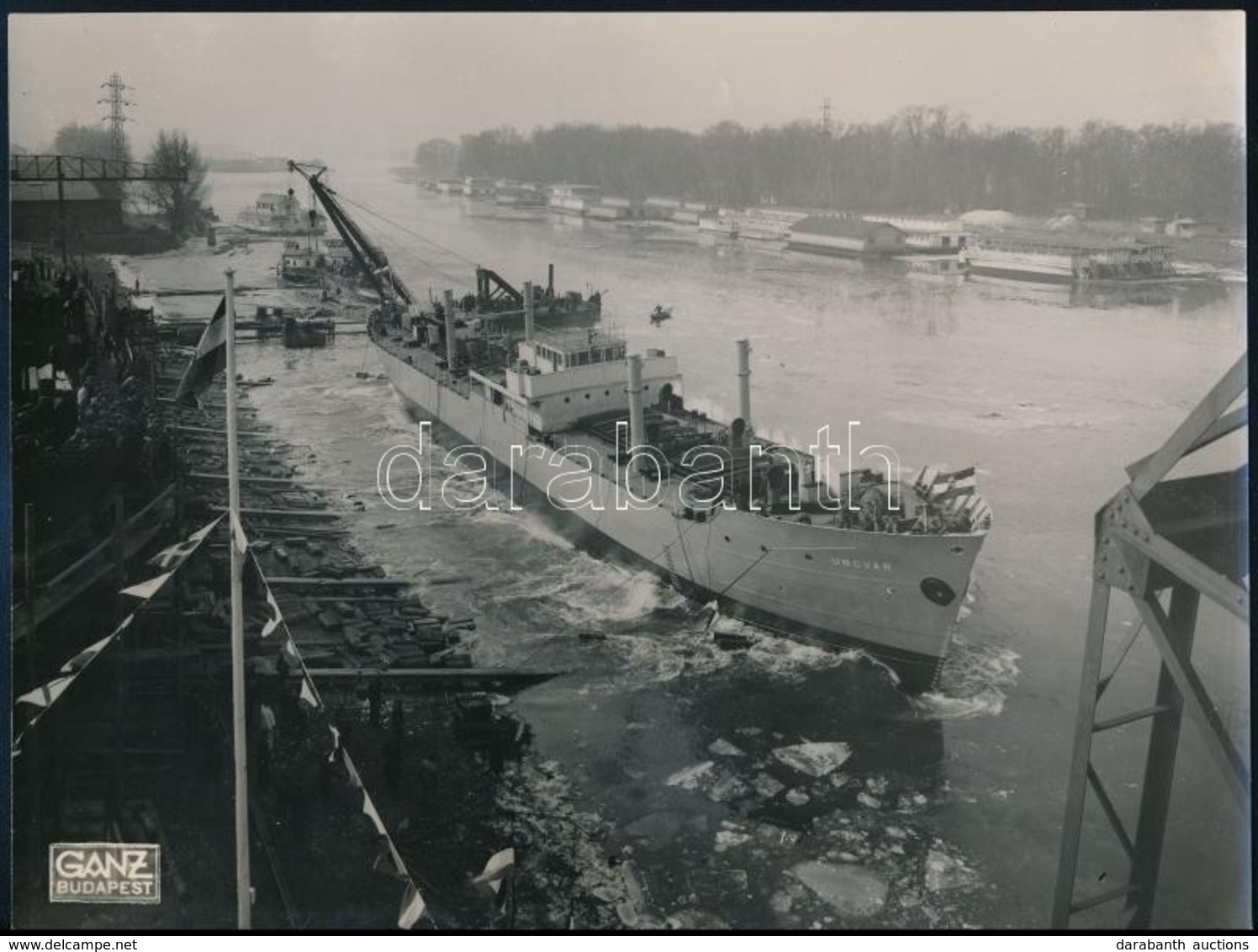 1941 Újpesti Ganz Hajógyár Az Ungvár Hajó Vízre Bocsájtása. Pecséttel Jelzett Fotó 24x18 Cm - Andere & Zonder Classificatie