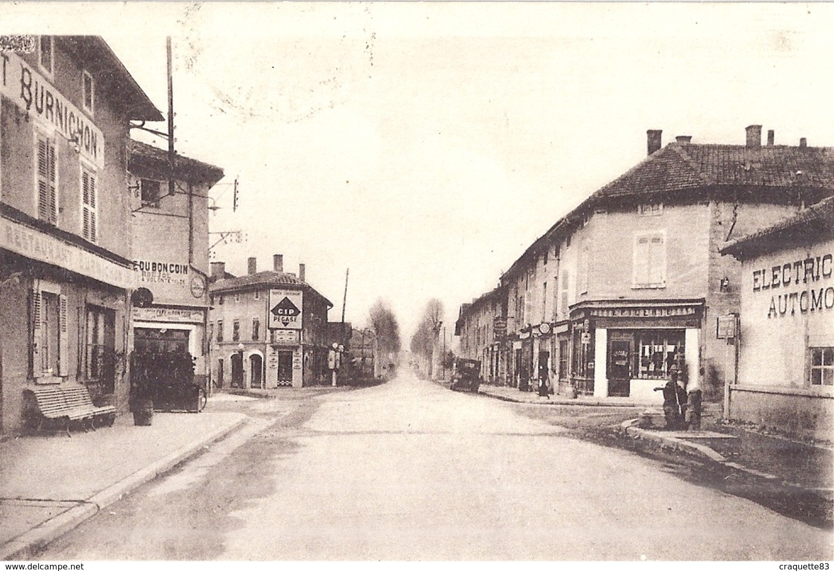 VILLARS LES DOMBES  -CENTRE DU VILLAGE   CARTE ANIMEE  1937 "restaurant BURNICHON" - Villars-les-Dombes