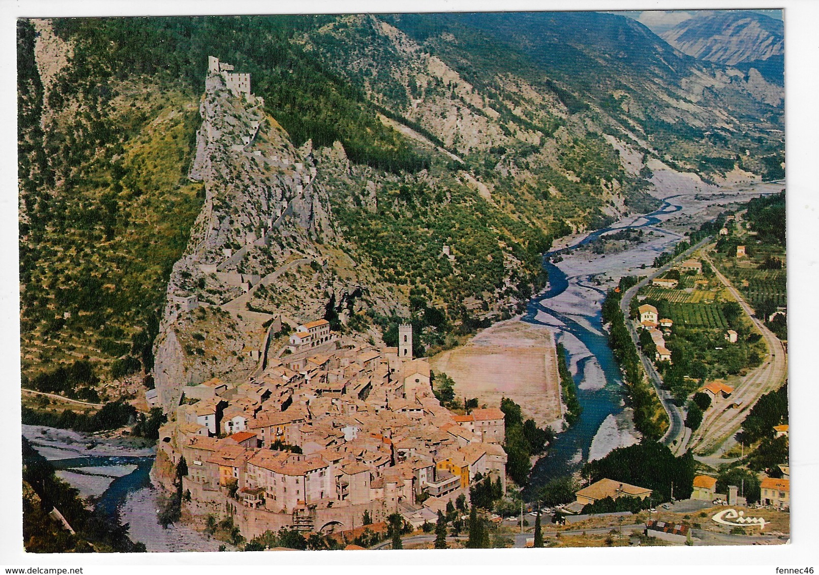 04 - ENTREVAUX - Village Médiéval Fortifié Par Vauban En 1695 Pour Défendre La Vallée Du Var. Vue Générale Aérienne (N2) - Autres & Non Classés