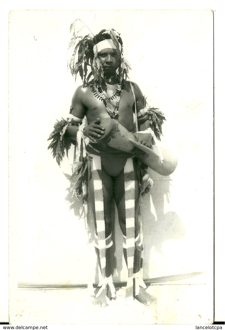 NOUVELLE GUINEE / CARTE PHOTO INDIGENE PAPOU - 1963 - Papoea-Nieuw-Guinea