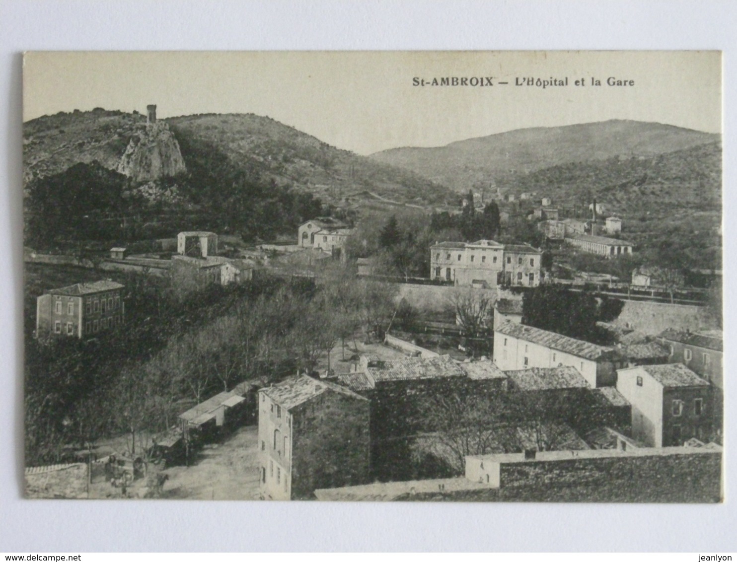 SAINT AMBROIX (30/Gard) - Hopital Et Gare, Usine Sur Le Coté Droit - Saint-Ambroix