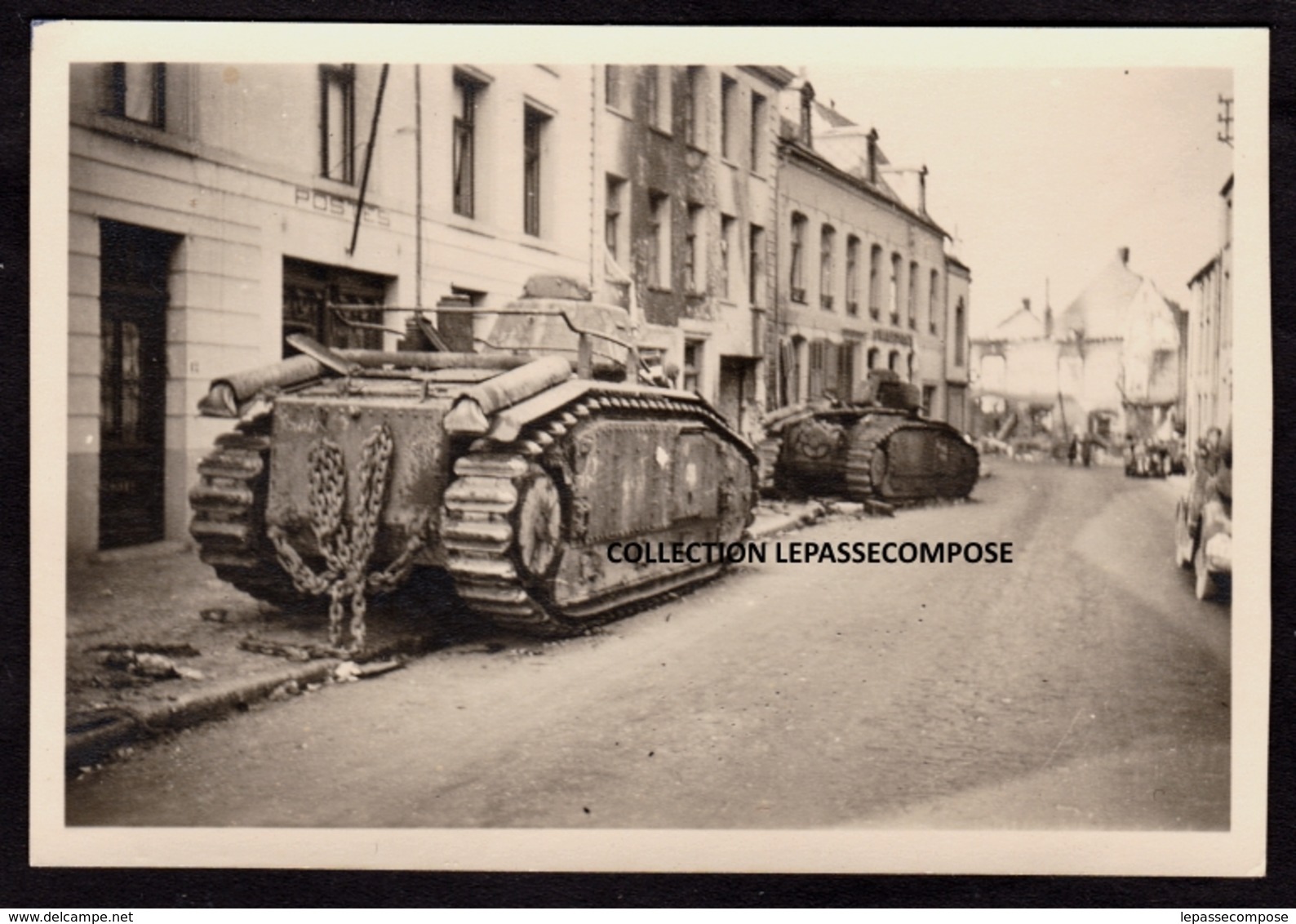 TOP - BEAUMONT - CHARS B1 BIS SABORDES ET ABANDONNES PAR L'ARMEE FRANCAISE DEVANT LA POSTE RUE MADAME LE 16 MAI 1940 - Beaumont