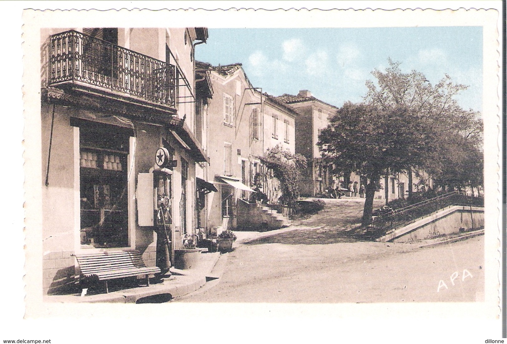 D  82  MONCLAR De QUERCY  Quartier Bas   ( Station Essence) - Montclar De Quercy