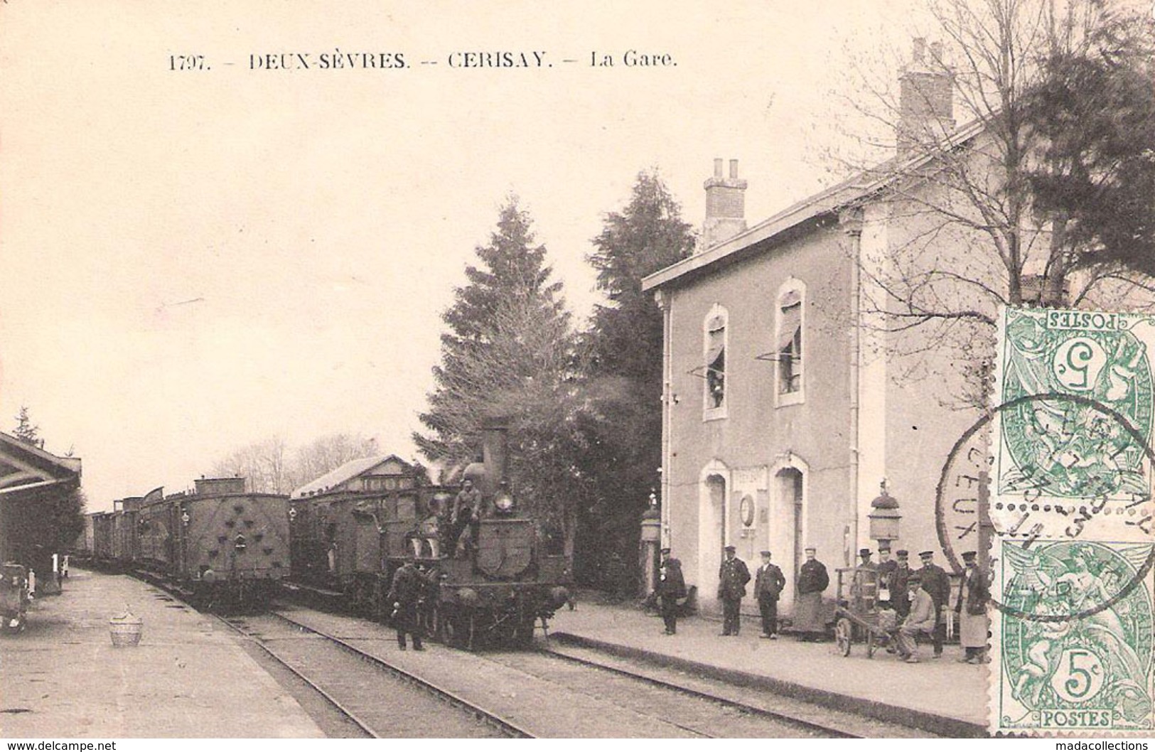 Cerisay (79 - Deux-Sèvres) La Gare - Arrivée Du Train - Cerizay