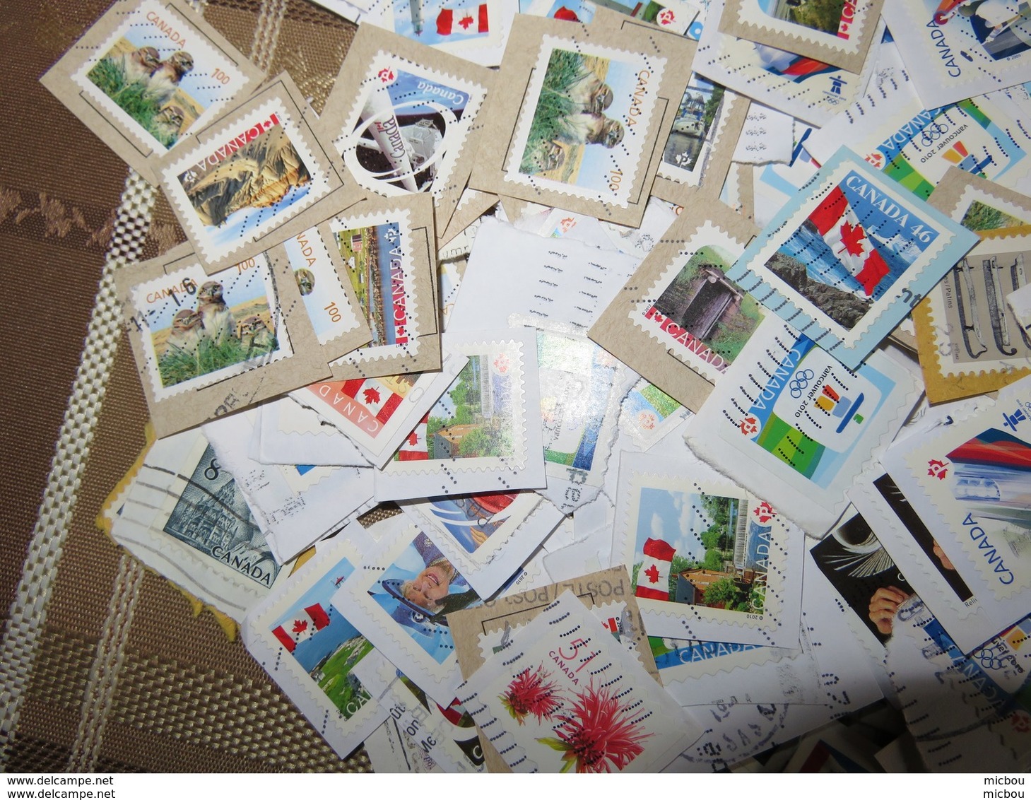 ##S2, Canada, vrac, plus de 1000 timbres diversifiée, more than 1000 diversified stamps
