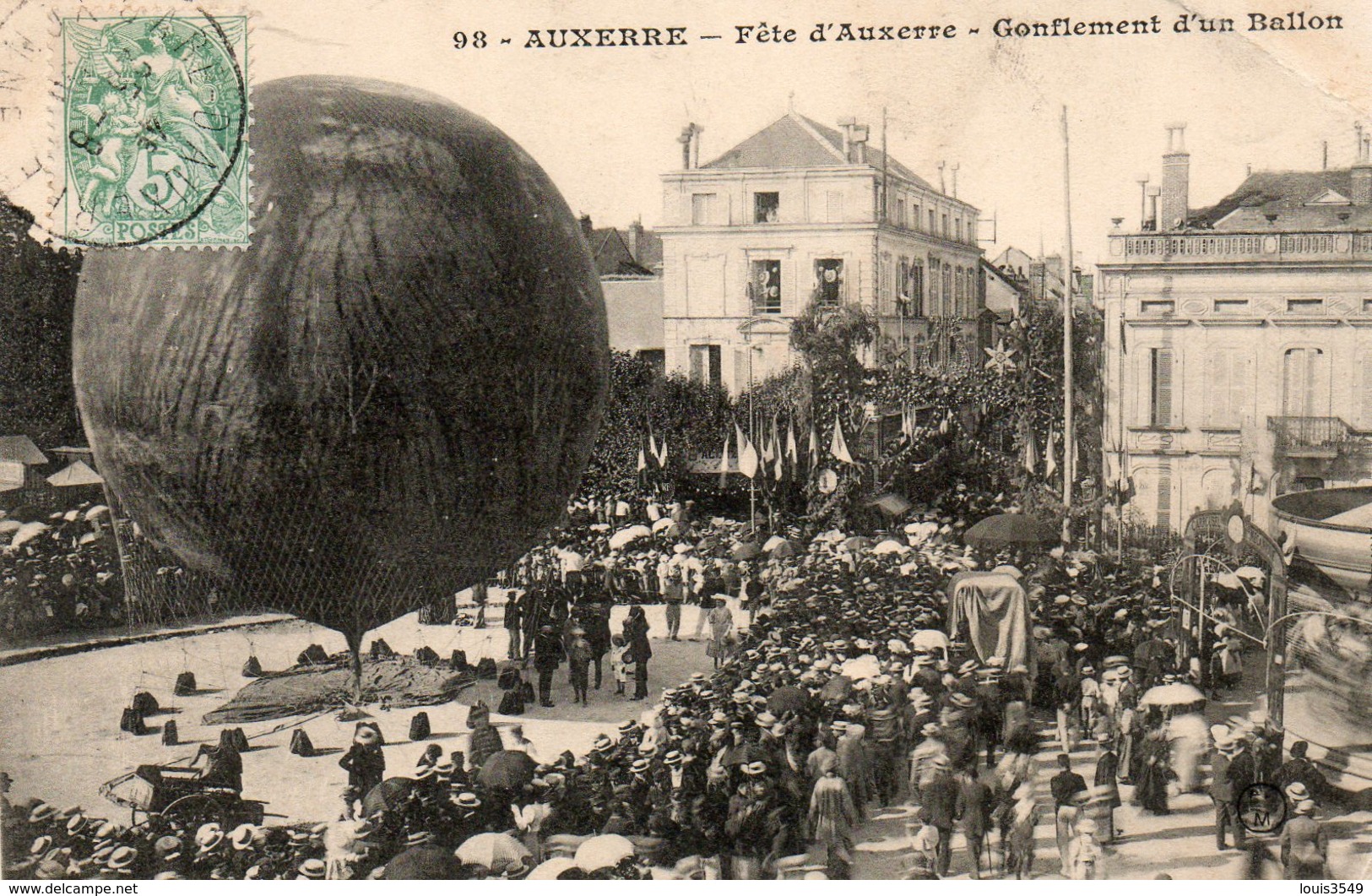 Auxerre -  Fête  D' Auxerre -   Gonflement  D' Un  Ballon. - Auxerre