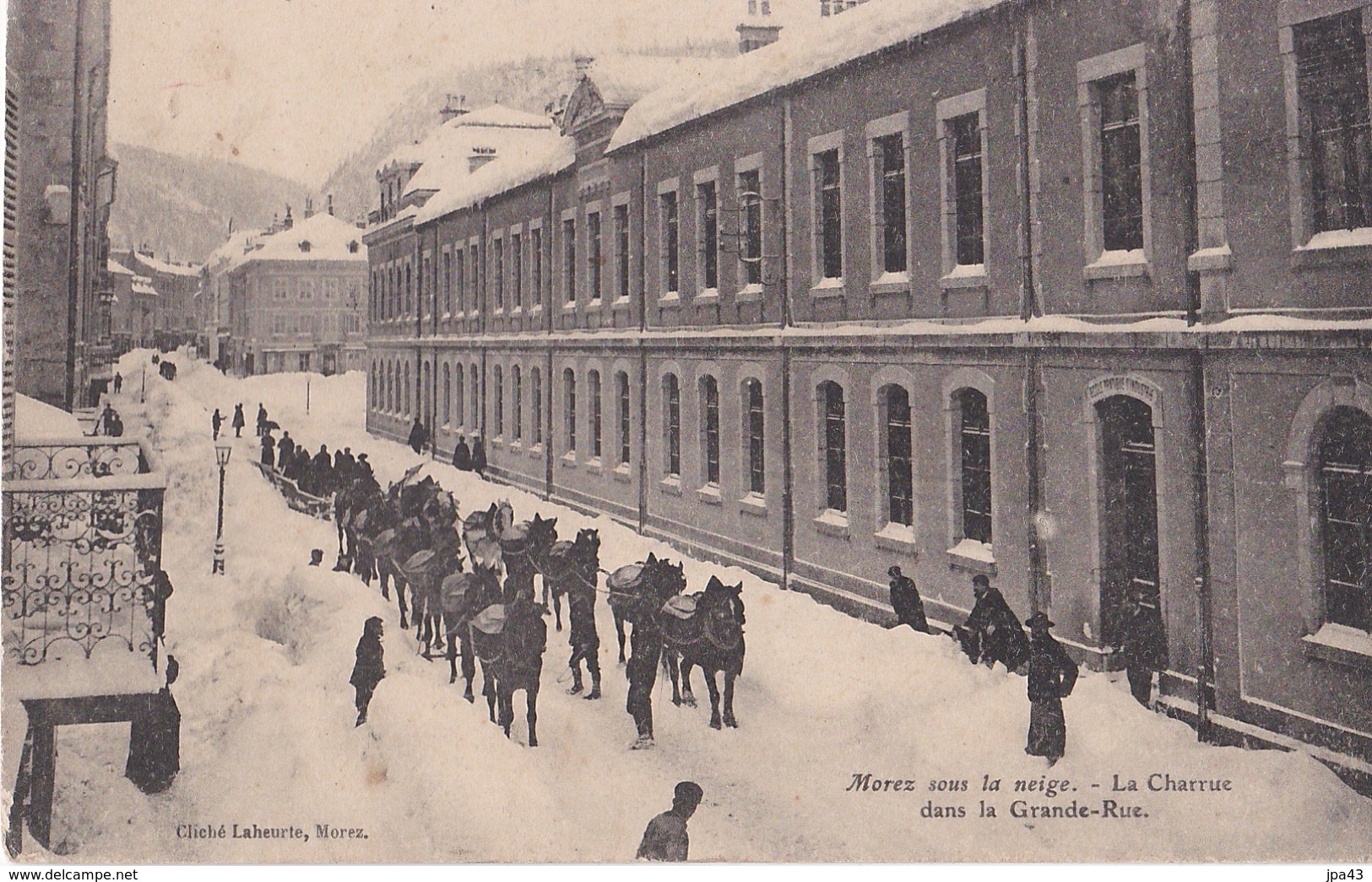 MOREZ Sous La Neige La Charrue Dans La Grand Rue - Morez