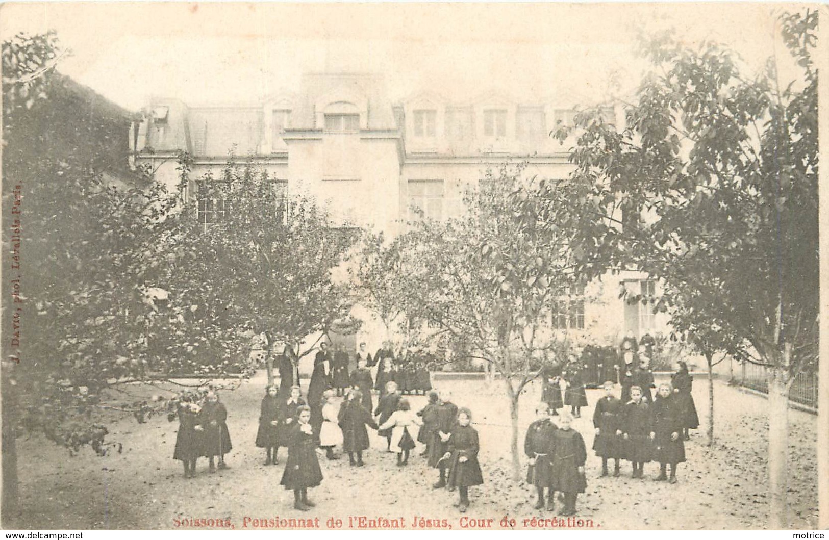 SOISSONS - Pensionnat De L'enfant Jésus,cour De Récréation. - Soissons