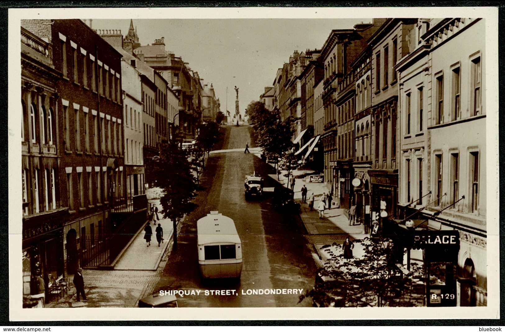 Ref 1250 - Real Photo Postcard - Shipquay Street - Londonderry Ireland - Londonderry