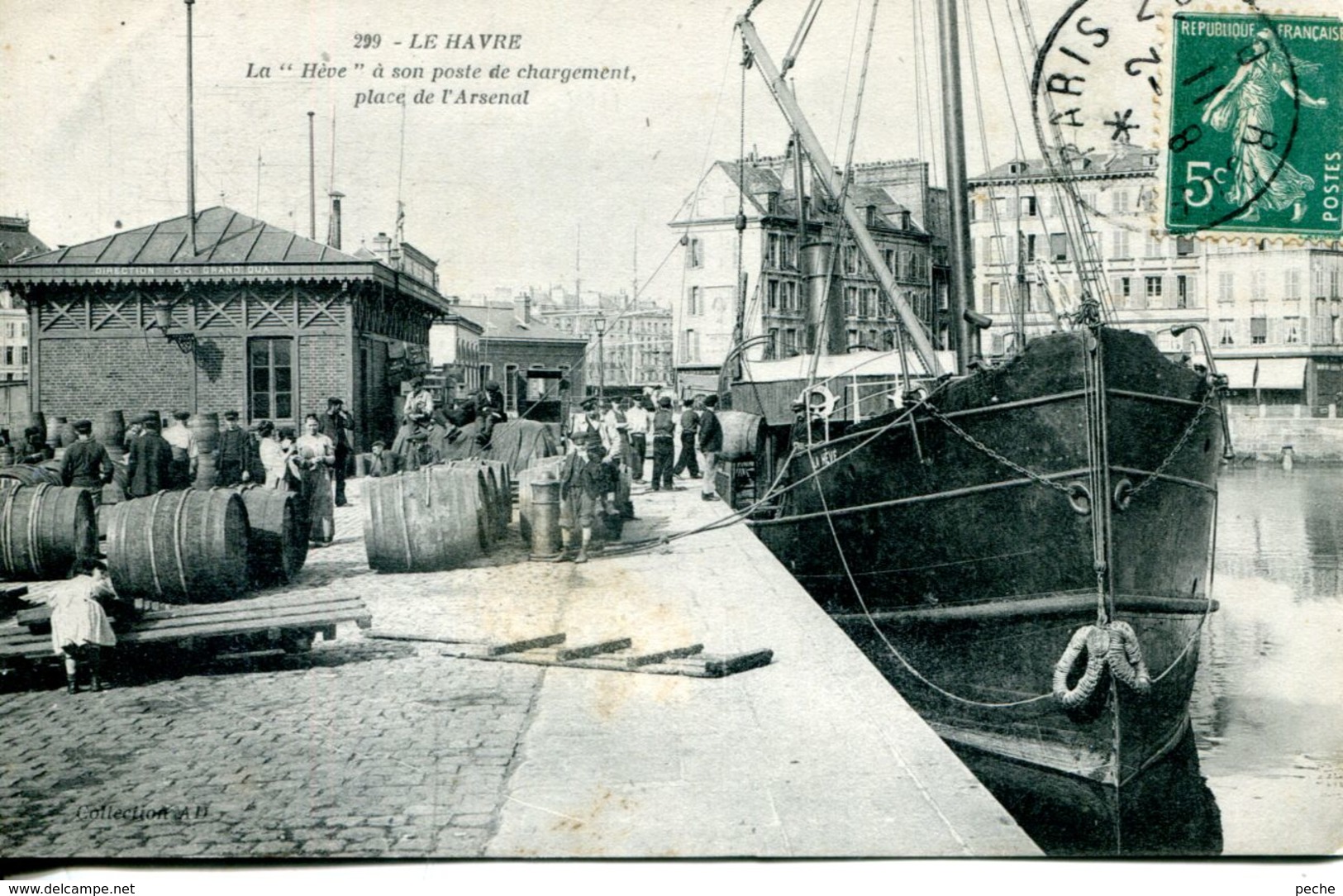 N°68260 -cpa Le Havre -la Hève à Son Poste De Chargement Place De L'arsenal- - Commerce