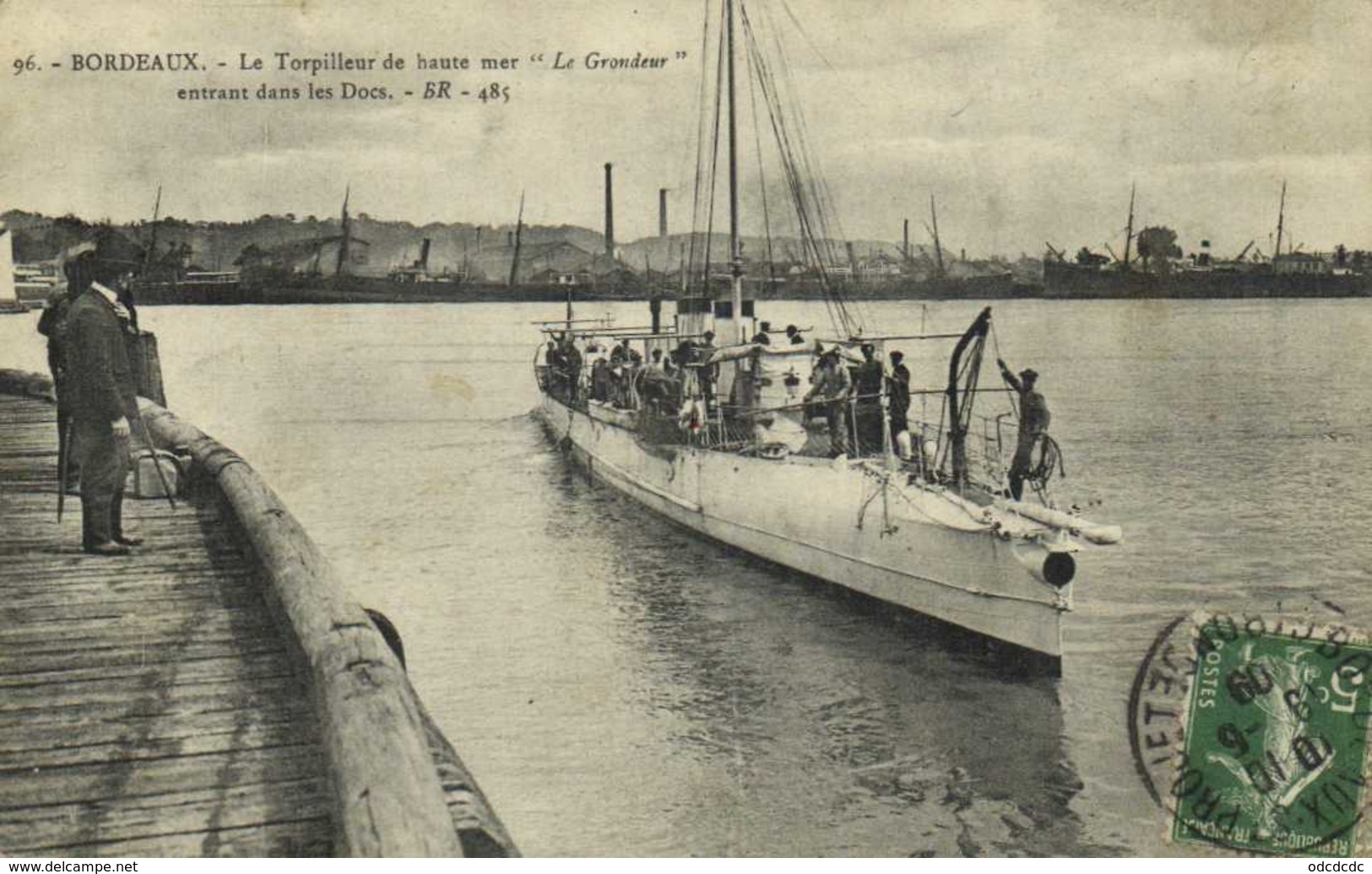 BORDAUX  Le Torpilleur De Haute Mer "le Grondeur " Entrant Dans Les Docs RV - Bordeaux