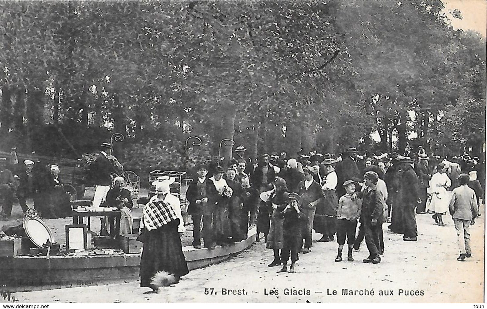 Brest - Les Glacis - Le Marché Aux Puces - Brest