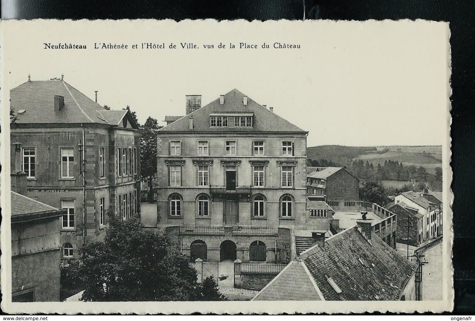 L'Athénée Et L'Hôtel De Ville - Neufchâteau