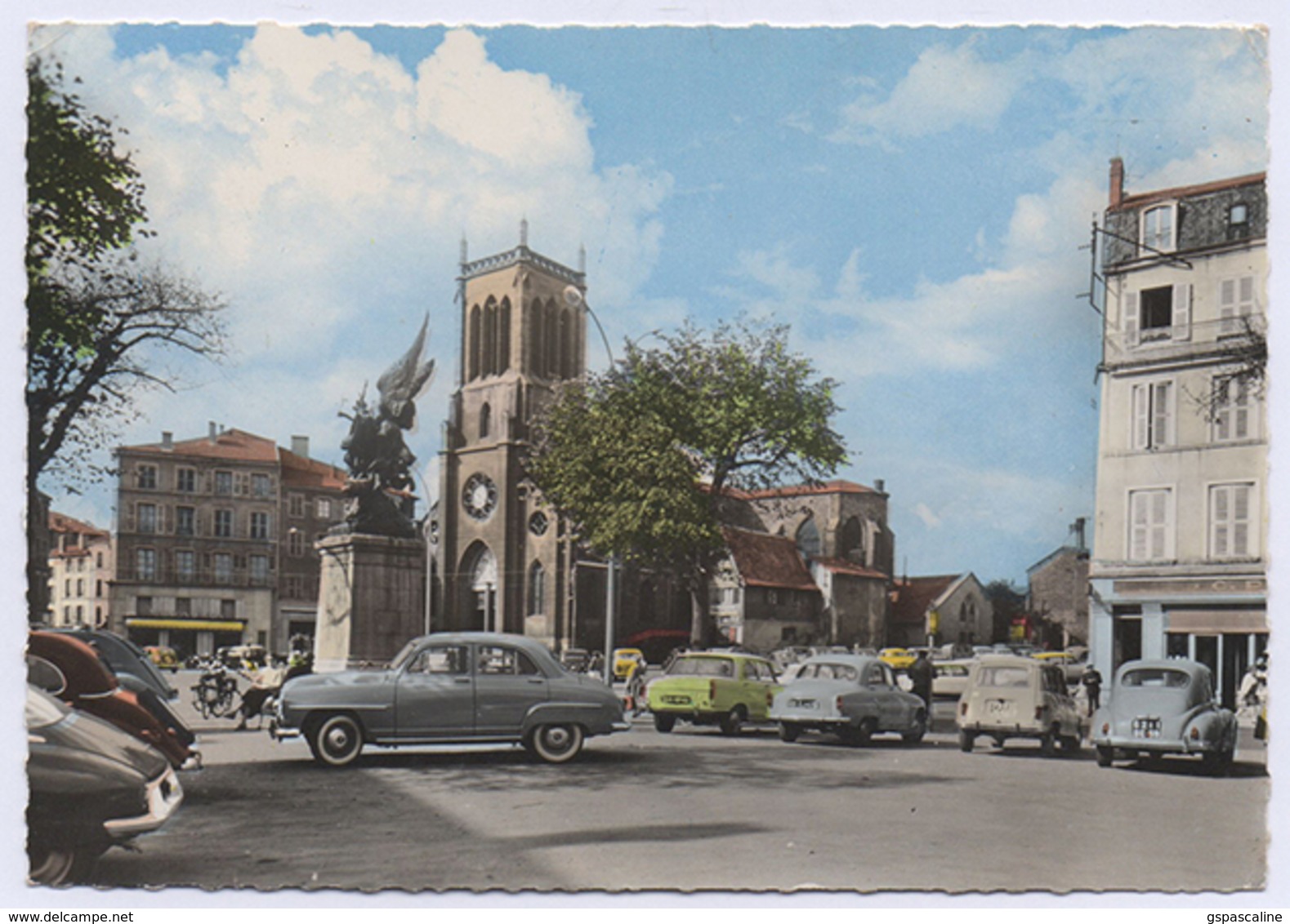 42 ROANNE - P. 11875 - Edts Cellard - Eglise Saint Etienne. Voitures. - Roanne