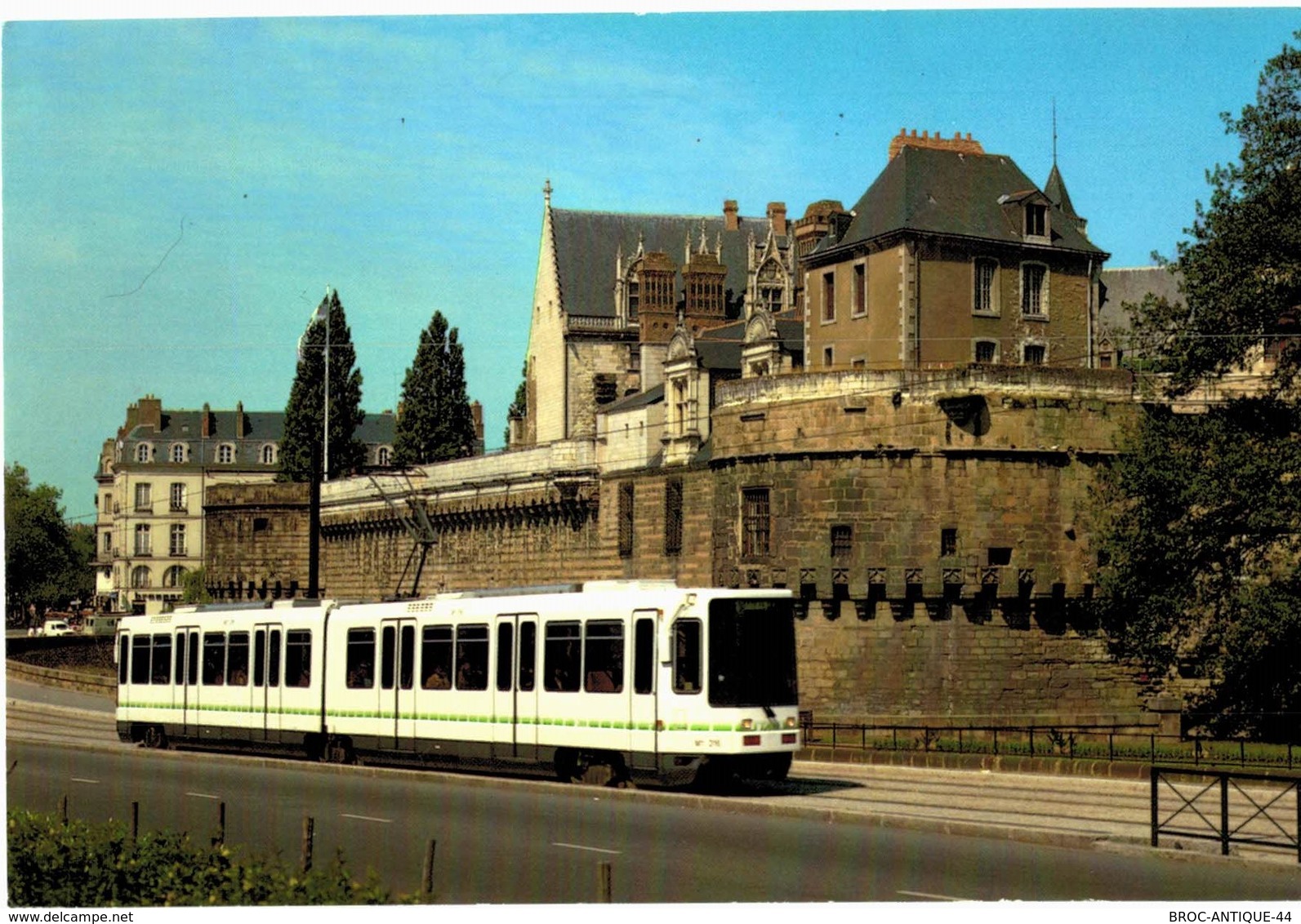 LOT N°577 - LOT DE + 80 CARTES DU CHATEAU DES DUCS DE BRETAGNE ET D' ANNE DE BRETAGNE