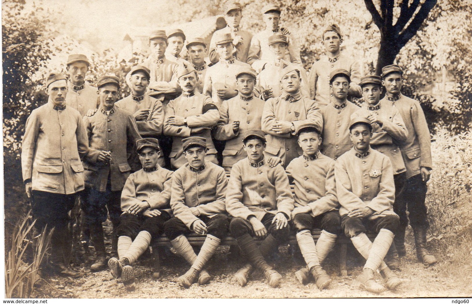 ! Carte Photo D 'un Groupe De Soldat ( 8 ème Régiment ?) - Guerre 1914-18