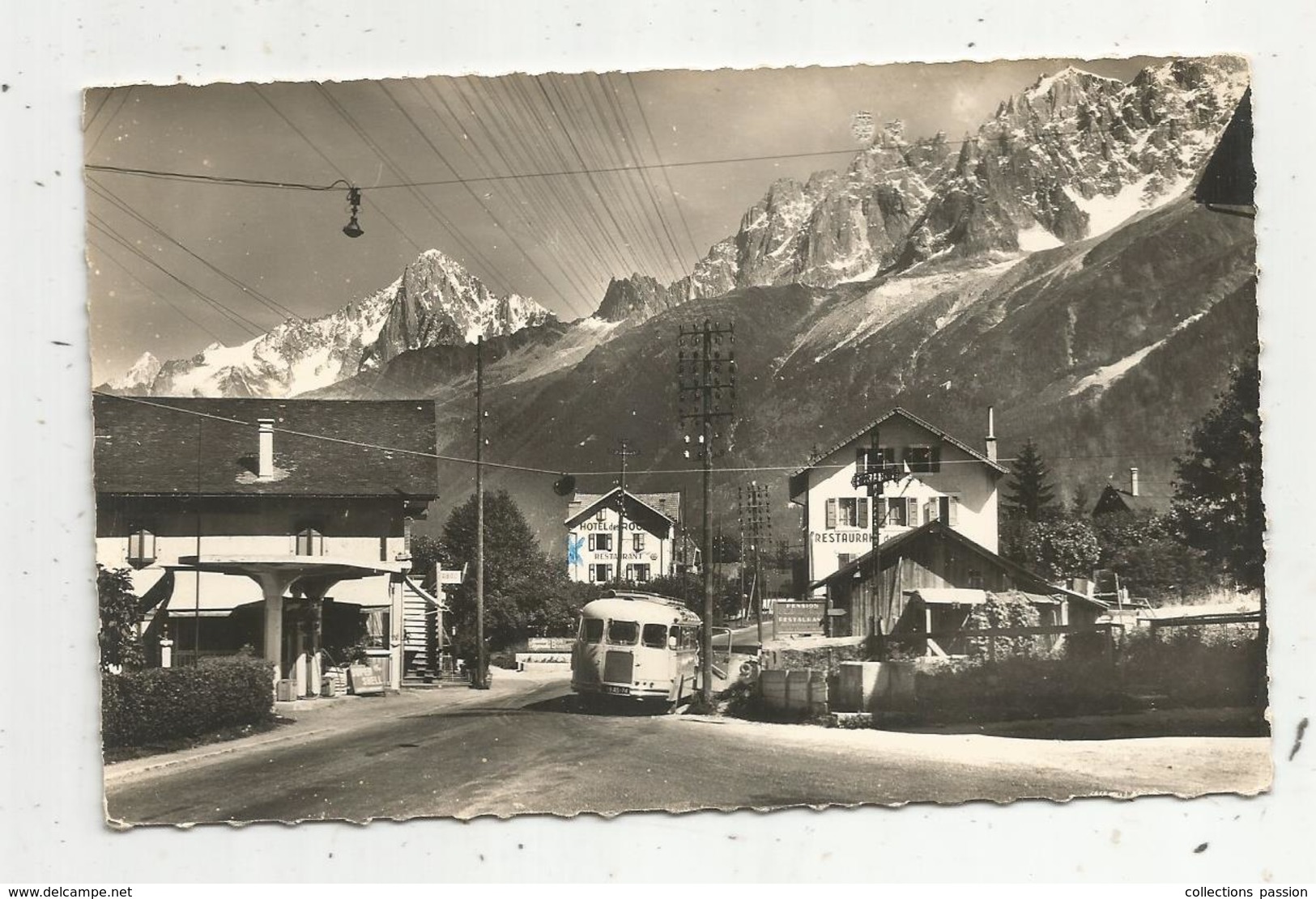 Cp , Automobile, Bus & Autocars , LES HOUCHES - MONT BLANC , 74 , Quartier St Antoine , Voyagée 1960,ed. Cellard - Bus & Autocars