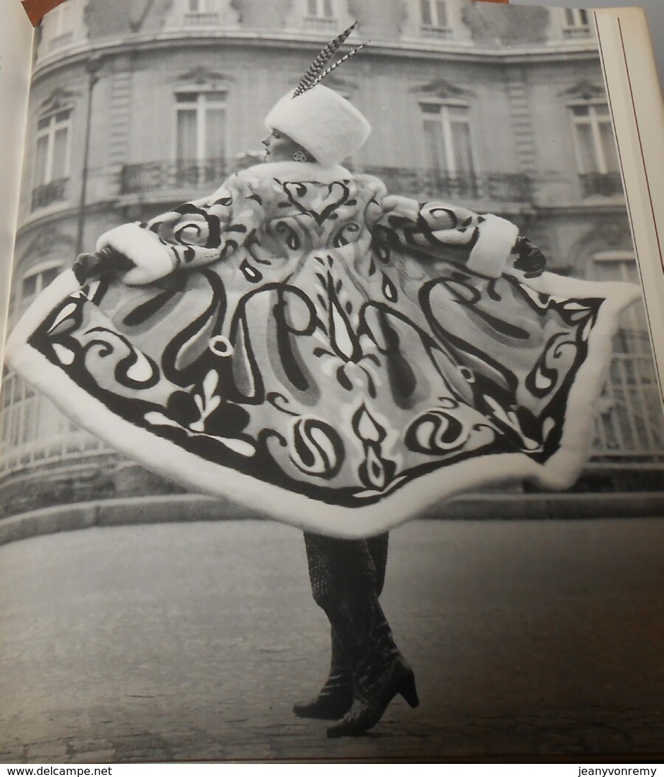 L'Histoire de la Fourrure de l'Antiquité à nos jours. Robert Delort. 1986.