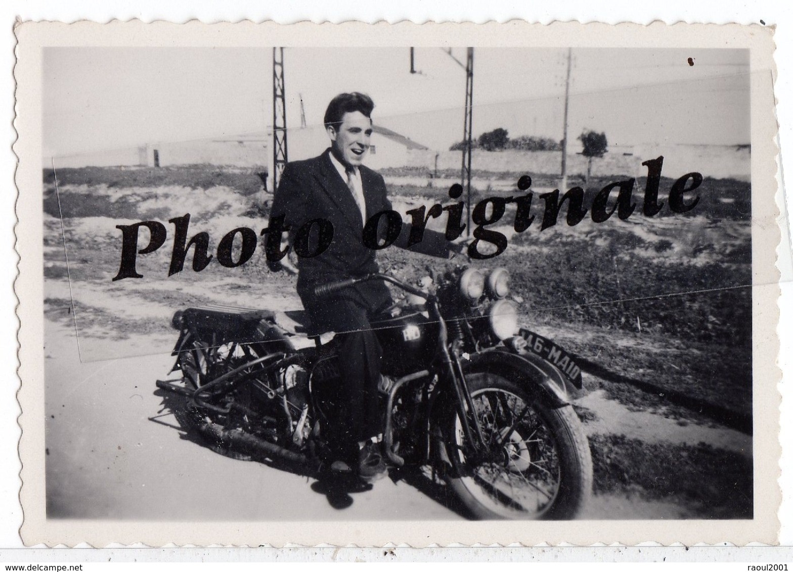Motos Motocyclette Motorbike - Photo Originale - Moto HARLEY DAVIDSON H.D ? Avec Jeune Homme - Automobile