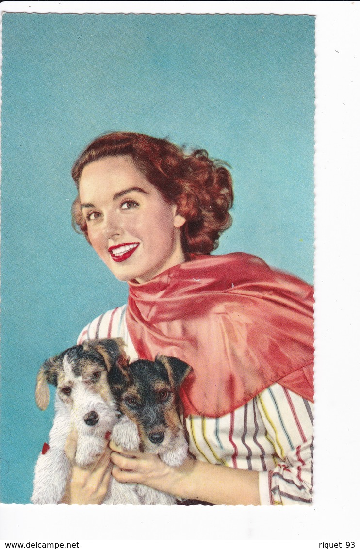Lot 8 cpsm de photos couleur Femmes en buste avec chiens