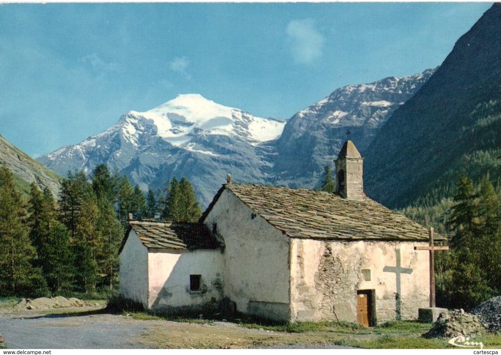 Bessans Entre Bessans Et Bonneval Chapelle N D Des Graces A L'arriere Plan Pointe Et Glacier Du Charbonel    CPM Ou CPSM - Other & Unclassified