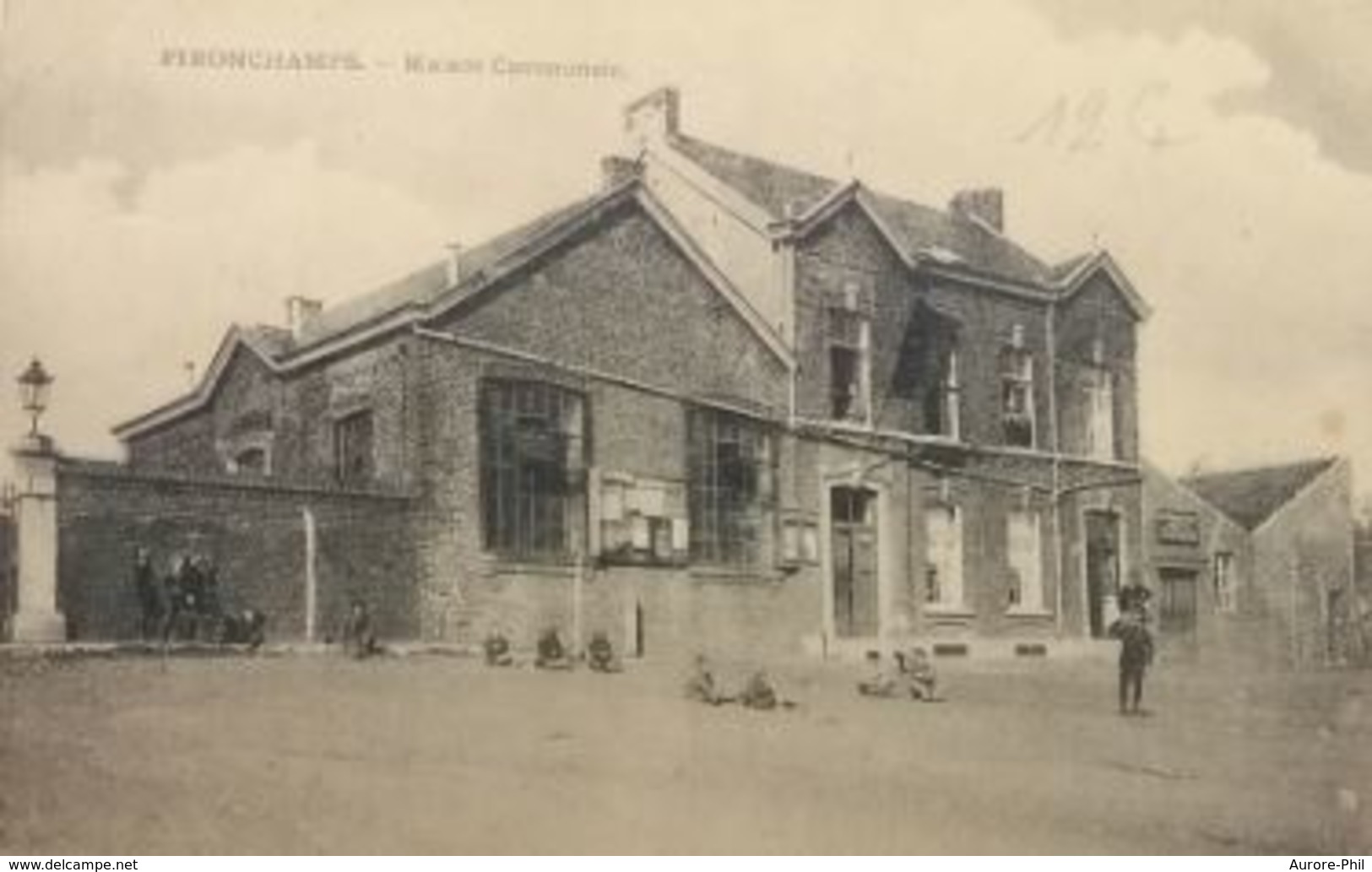 Pironchamps – Maison Communale (Gendarmes Sur La Droite?) - Farciennes