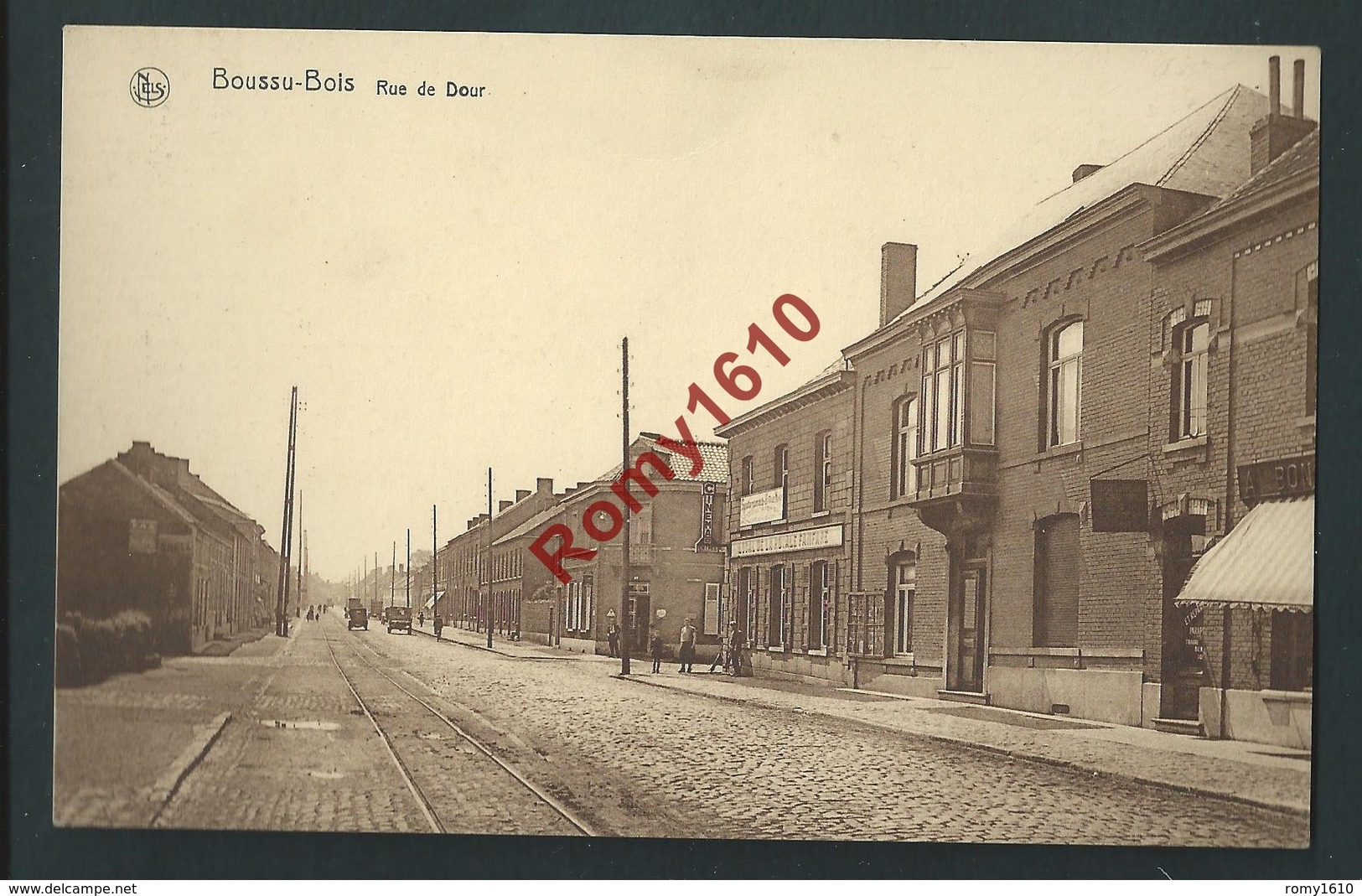 Boussu-Bois. Rue De Dour. Le Cinéma. Petite Animation, Commerces, Voitures.... - Boussu