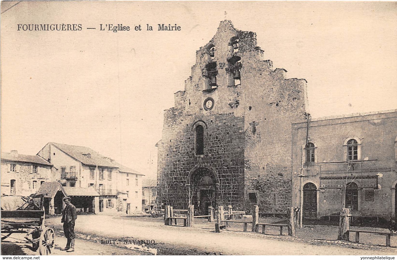 66 - Pyrénées Orientales / 10038 - Fourmiguères - L'église Et La Mairie - Autres & Non Classés