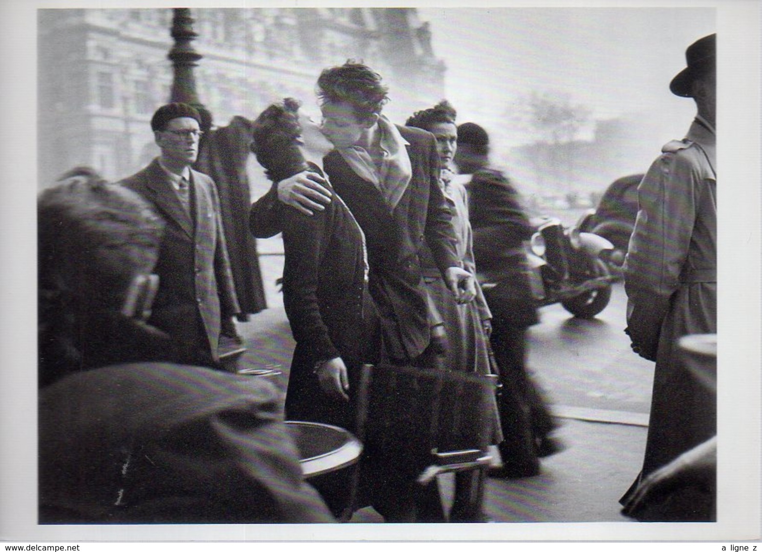 REF 353 - CPM Le Baiser De L'hotel De Ville Robert DOISNEAU Edition FOTOFOLIO - Doisneau