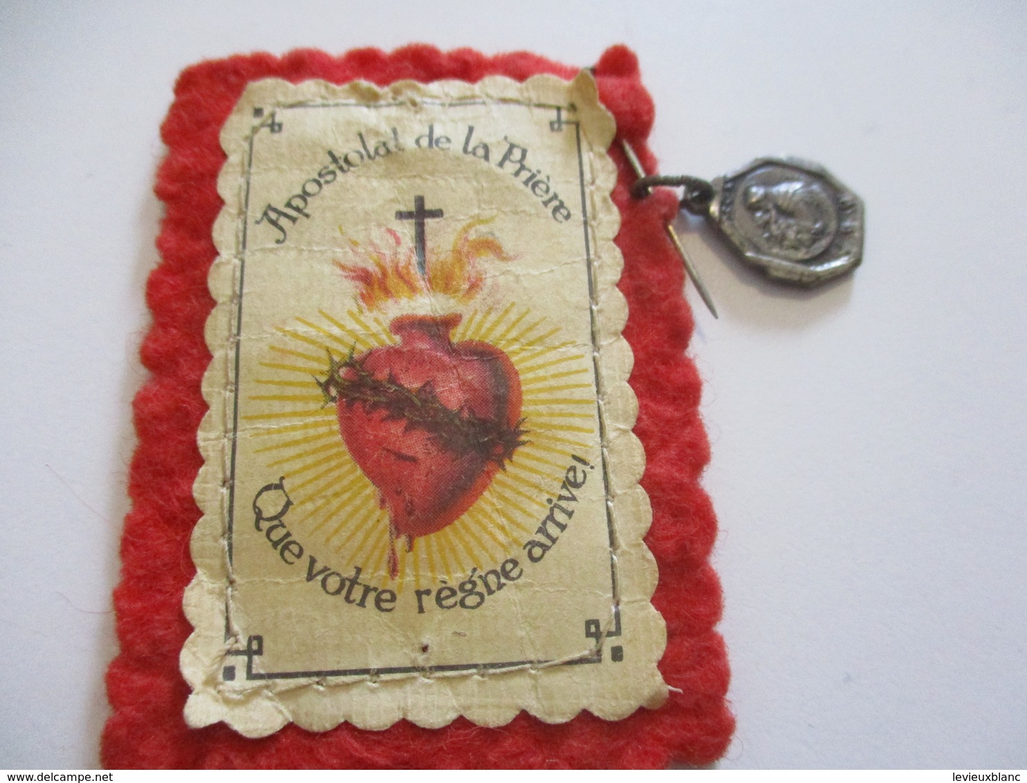 Religieux / Canada/ Ecusson tissu +médaille / Apostolat de la prière / Vers 1930-1950    CAN812