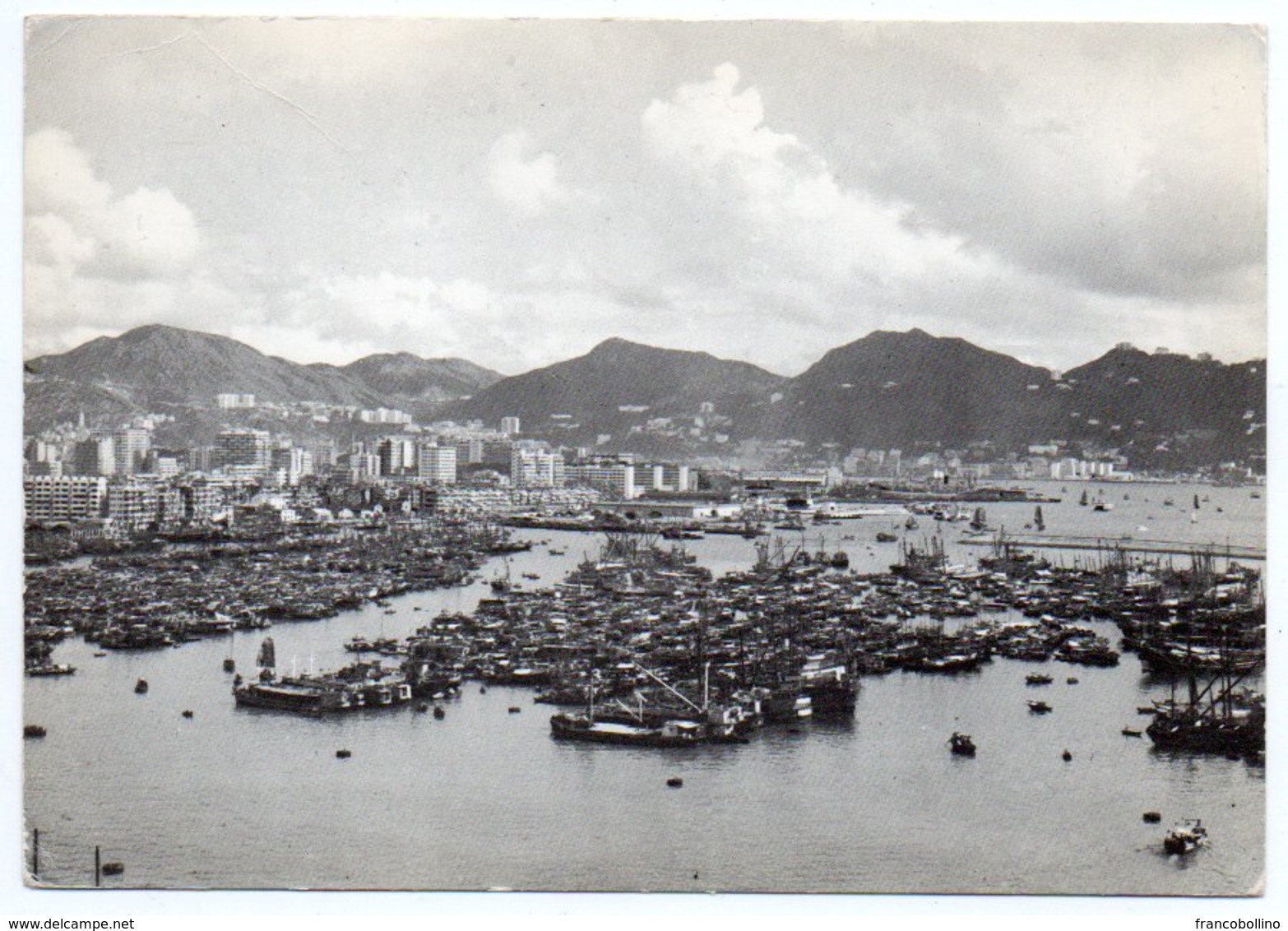 HONG KONG - A VIEW OF THE BAY -1964 - Cina (Hong Kong)