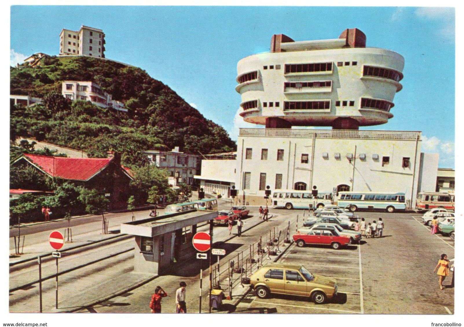 HONG KONG - PEAK TOWER RESTAURANT / OLD CARS-AUTOBUS / VW GOLF-FIAT 125 S - Cina (Hong Kong)