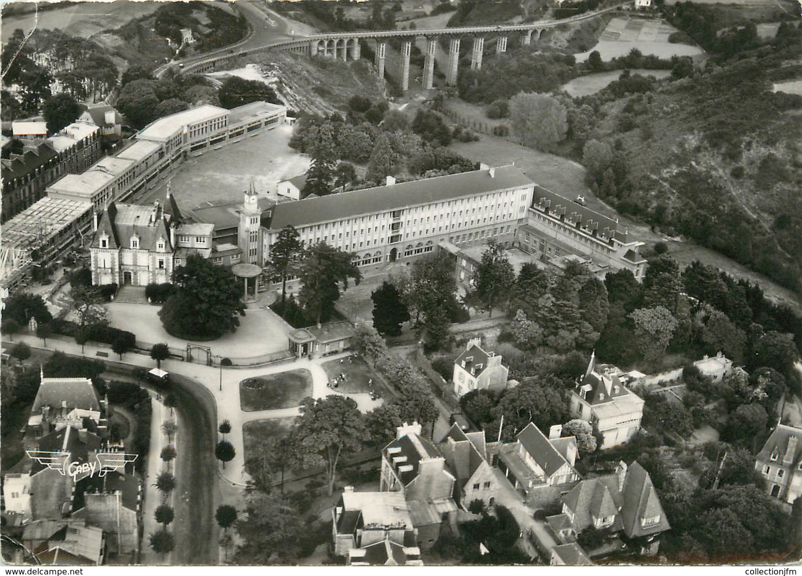 / CPSM FRANCE 22 "Saint Brieuc, Lycée Renan Et Viaduc De Toupain" - Saint-Brieuc