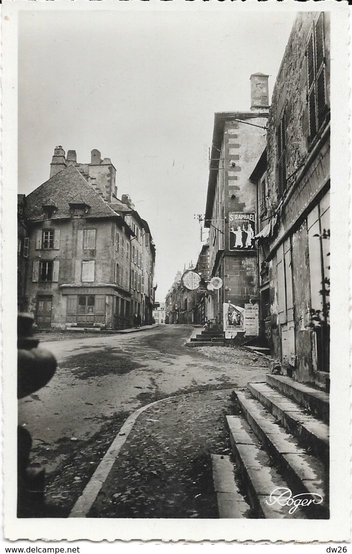 Mauriac (Cantal) - La Rue De La République - Carte Roger Non Circulée - Mauriac