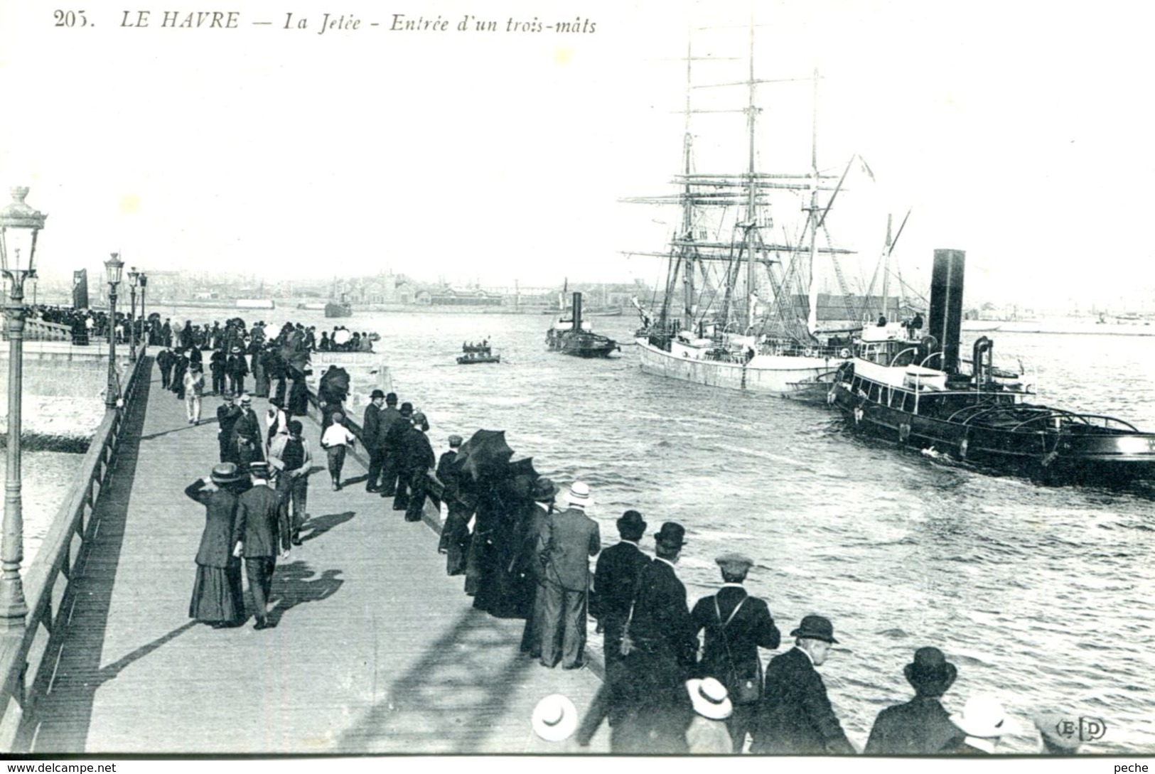 N°68338 -cpa Le Havre -entrée D'un Trois Mats- Remorqueur- - Remorqueurs