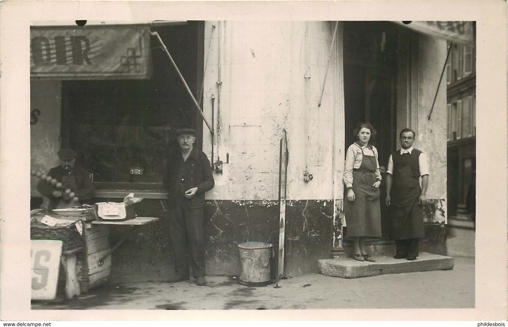 CARTE PHOTO A Identifier  COMMERCE  (cantal ? ) - Photos