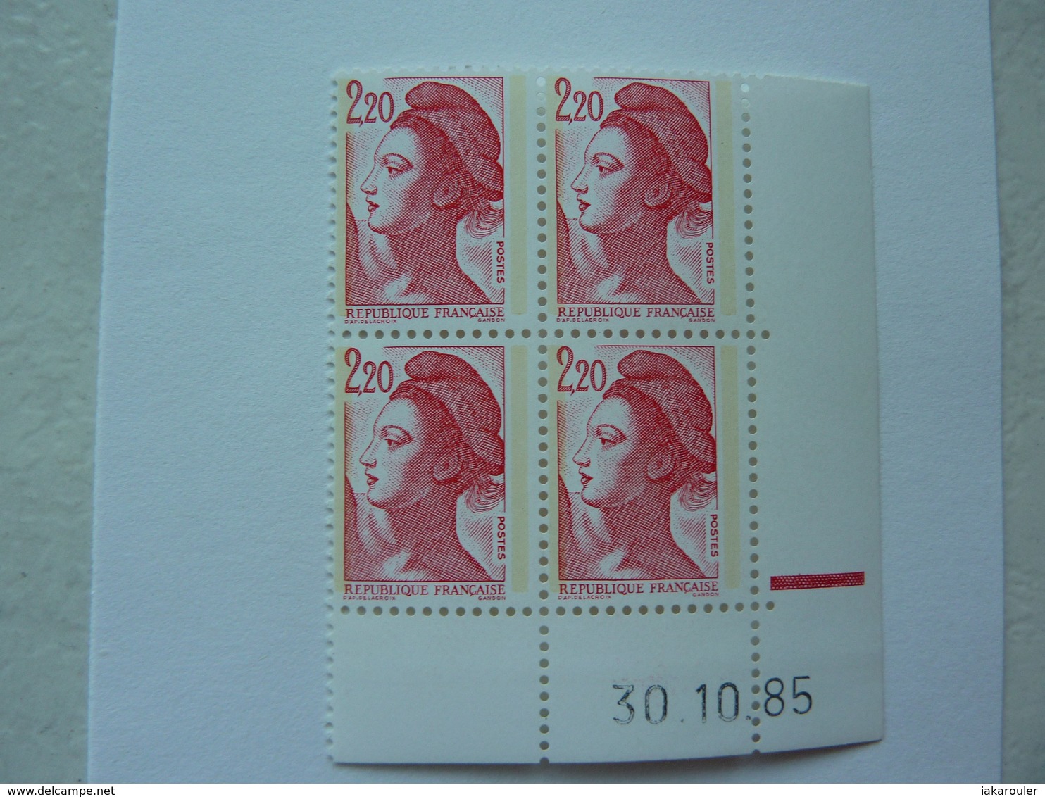 VARIETES  2376c Liberté 2,20 Rouge T II Papier COUCHE BLOC De 4 Coin Daté - Unused Stamps